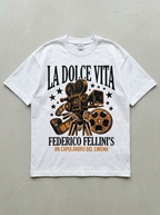 T-Shirt Streetwear "La Dolce Vita" — Bianca Oversize – fronte