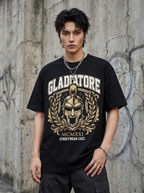 T-Shirt Streetwear "Gladiatore" — Nera Oversize – indossata